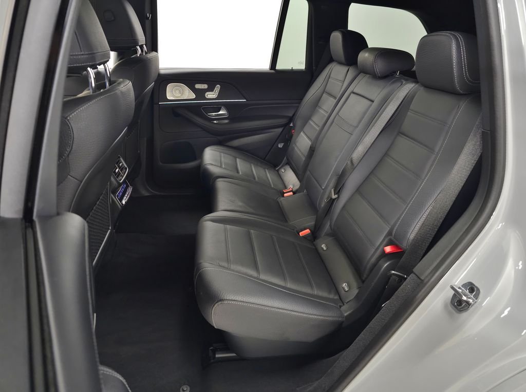 Used 2025 White Mercedes-Benz GLS 580 image 46