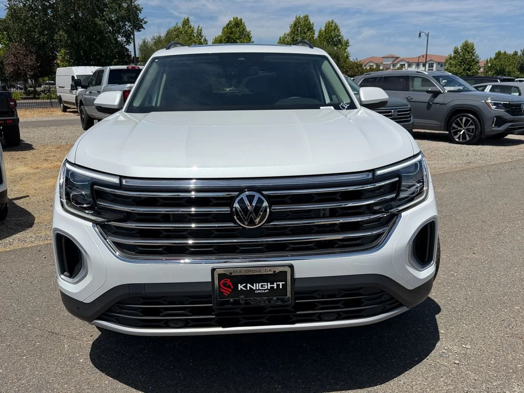 New 2026 Opal White Pearl Volkswagen SE w/Technology image 4
