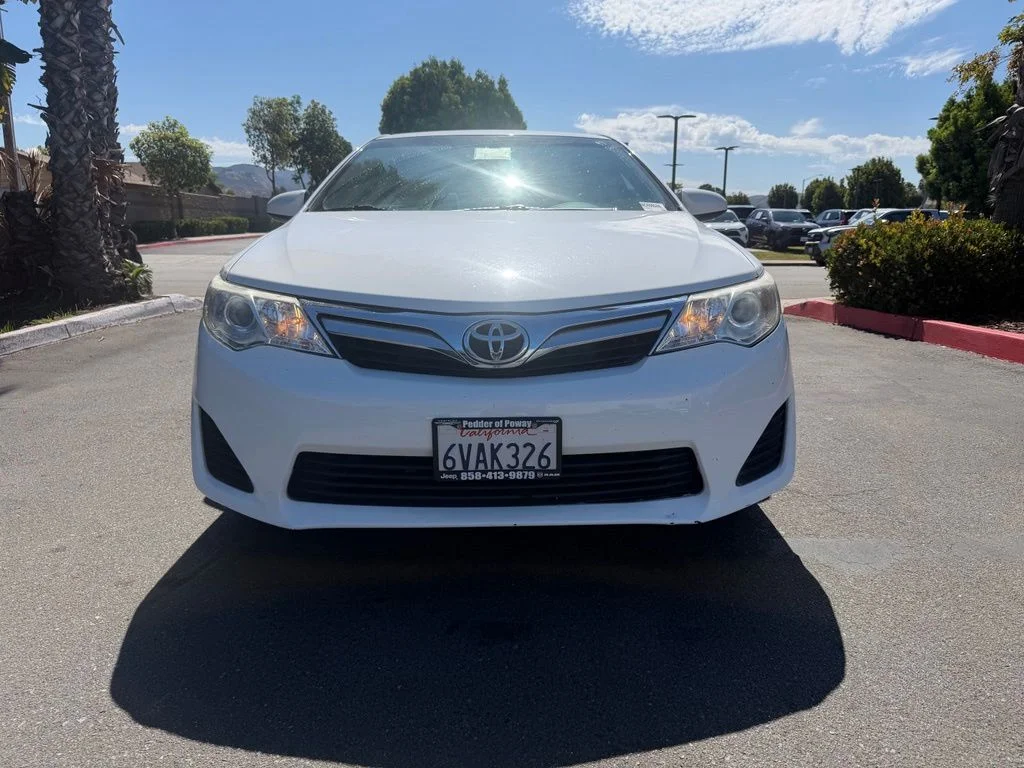 Used 2012 White Toyota LE image 3