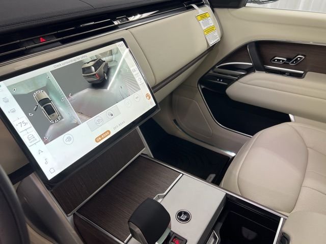 New 2026 Fuji White Land Rover SE image 35