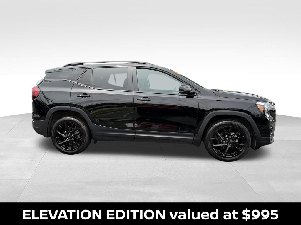 Used 2024 Ebony Twilight Metallic GMC SLE image 5