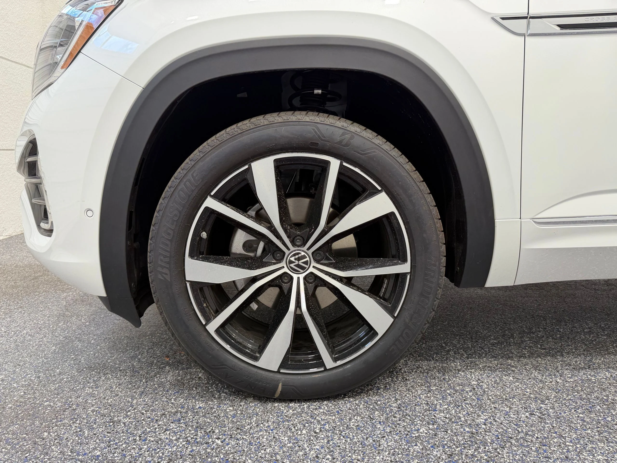 New 2026 White Volkswagen 2.0T SEL Premium R-Line image 11