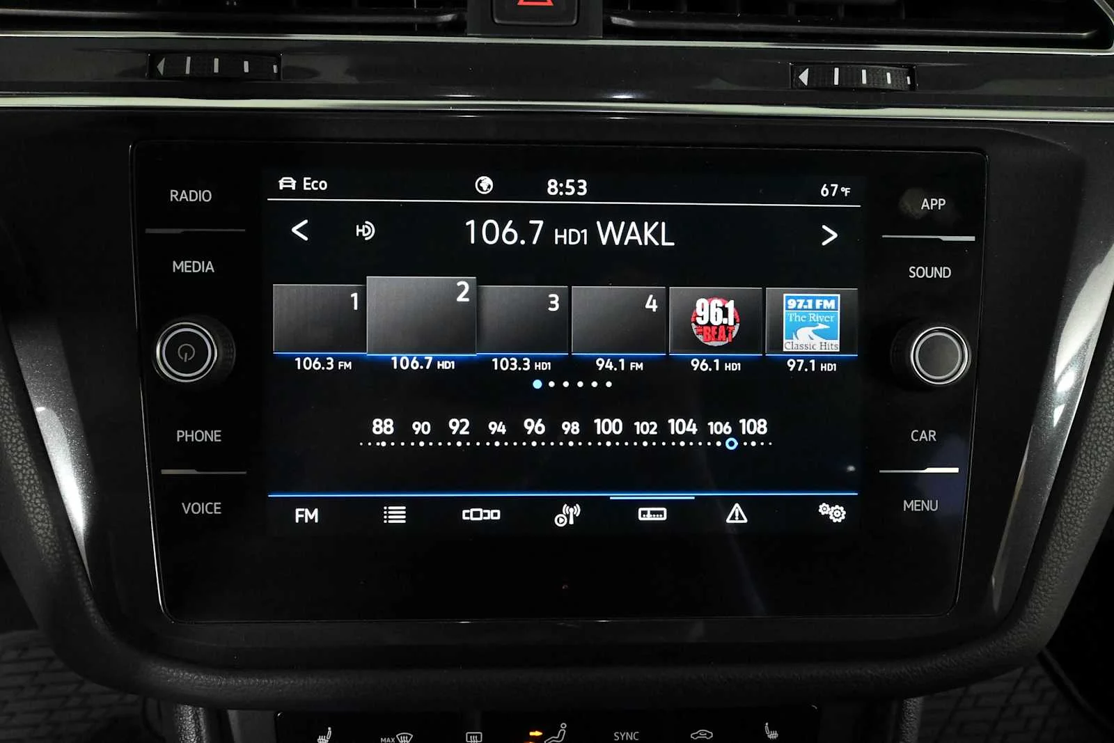 Certified Used 2022 Deep Black Pearl Volkswagen SE image 26