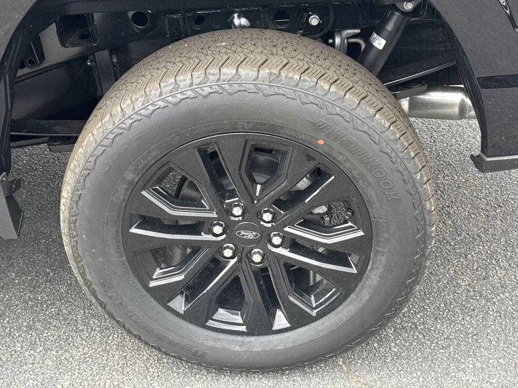New 2026 Agate Black Metallic Ford Lariat® image 19