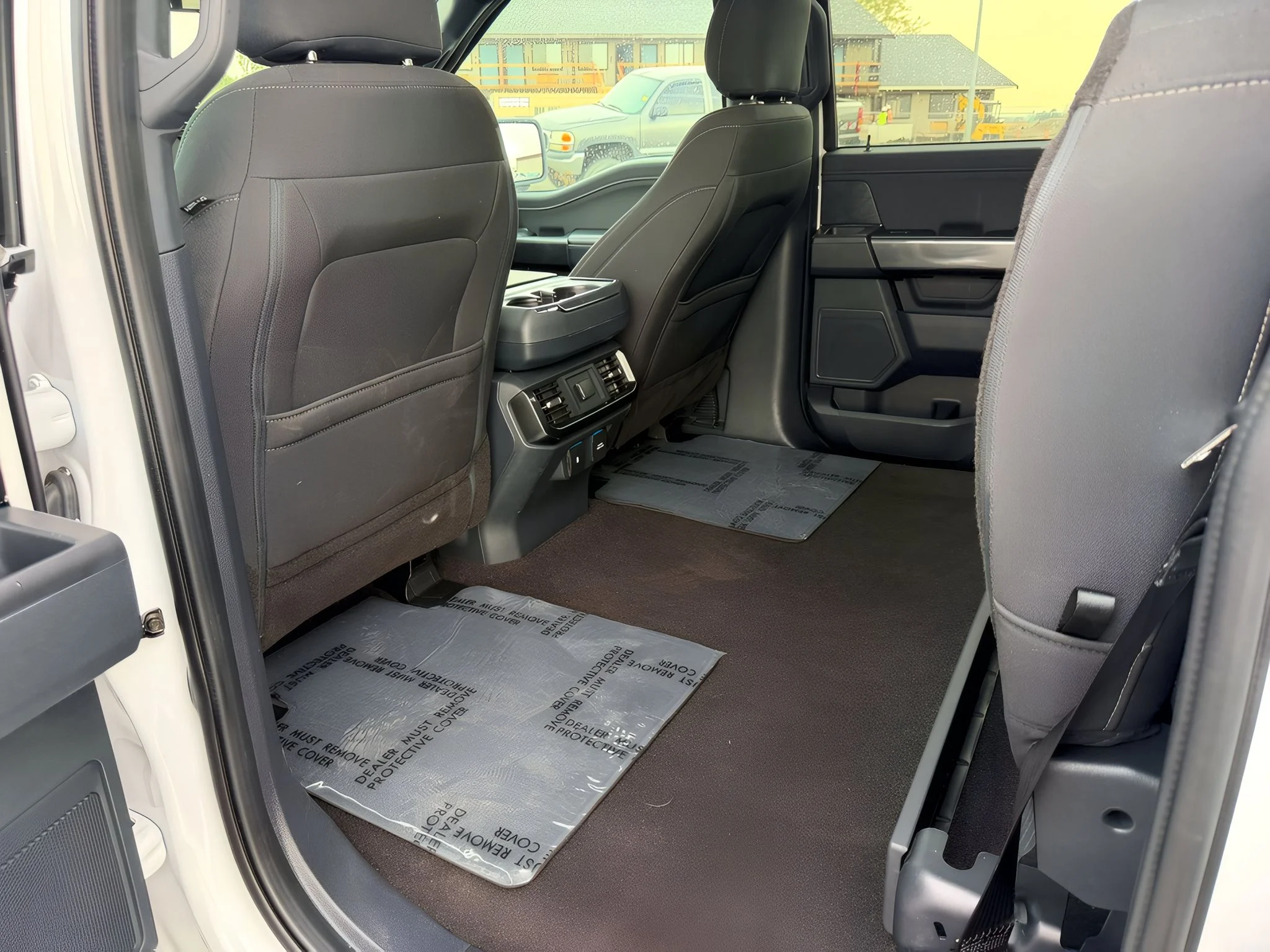 Used 2021 Oxford White Ford XLT image 26