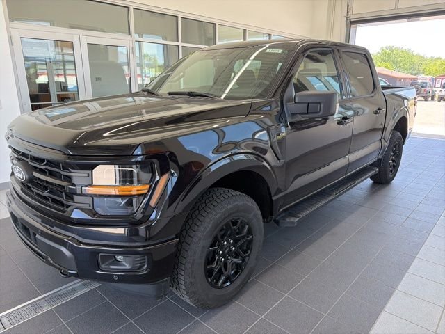 New 2026 Agate Black Metallic Ford XLT image 5