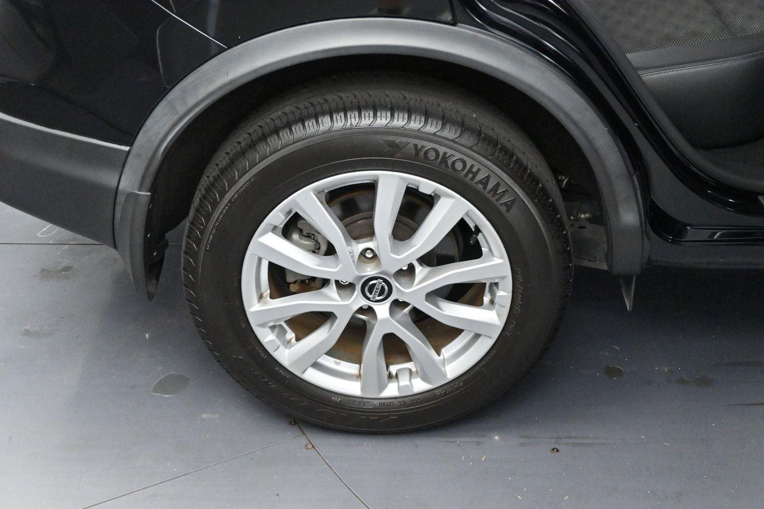 Used 2020 Magnetic Black Pearl Nissan SV image 36