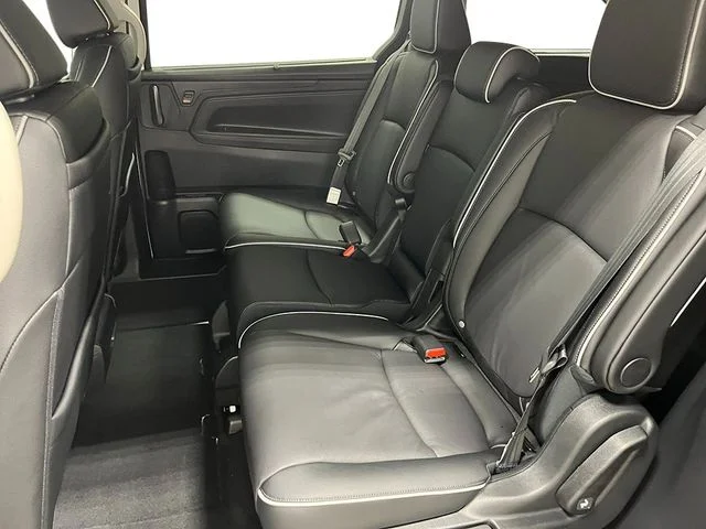 New 2026 Platinum White Pearl Honda Touring image 23