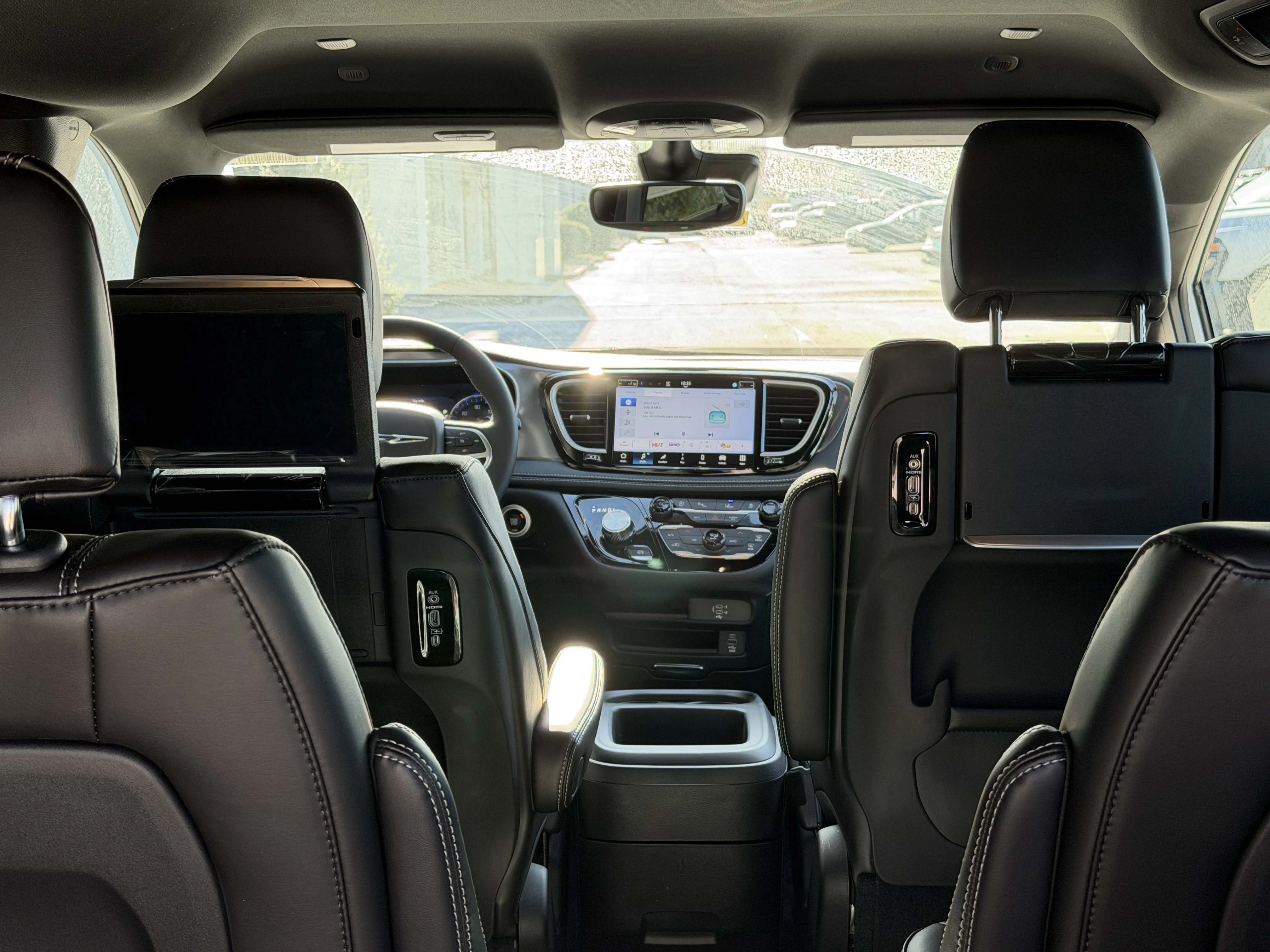 2026 Chrysler Pacifica Select - Photo 11