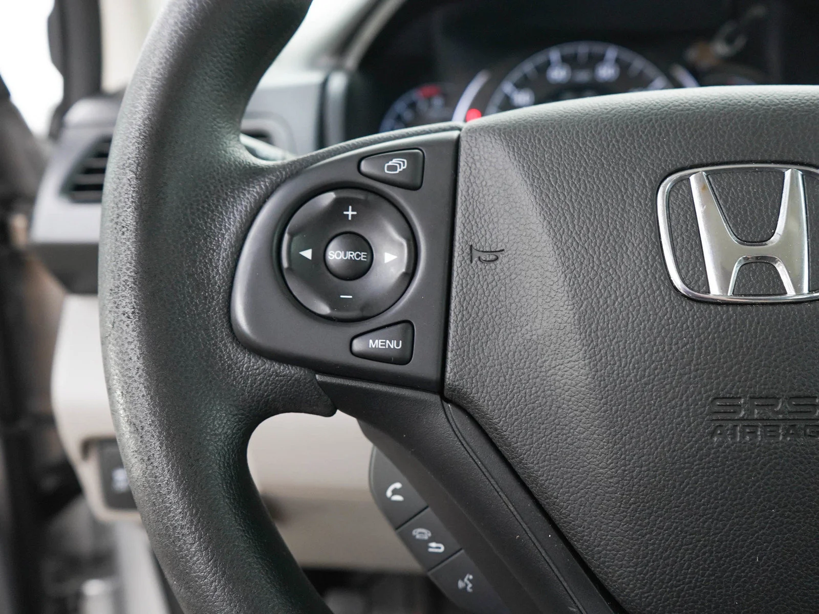 Used 2014 Silver Honda AWD 5dr LX image 23