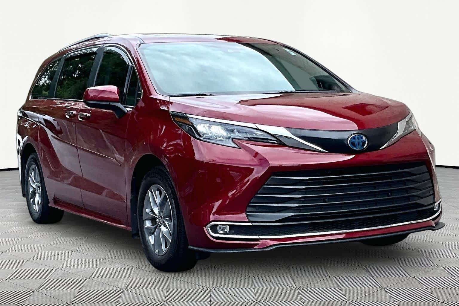 Used 2024 Ruby Flare Pearl Toyota XLE image 3
