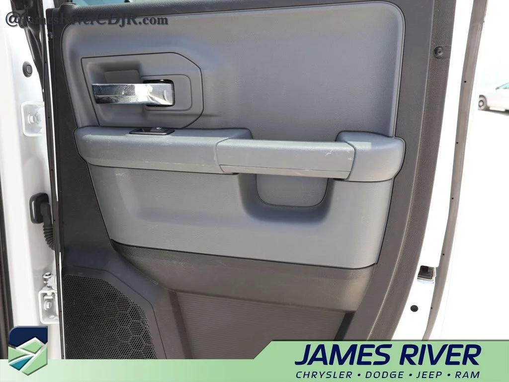 Used 2023 White Ram SLT image 11