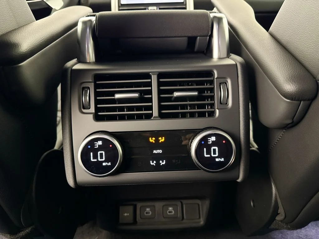 New 2026 Lantau Bronze Land Rover Dynamic SE image 27