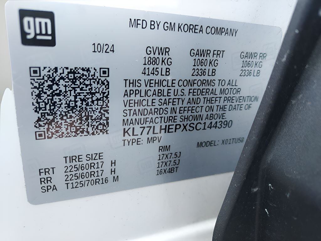 Used 2025 White Chevrolet LT image 22