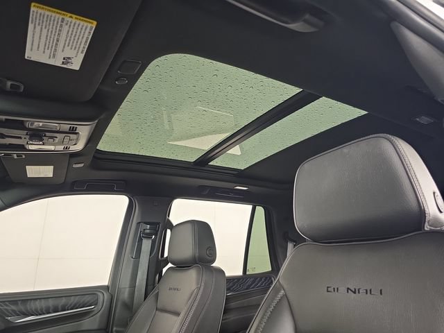 Used 2022 Summit White GMC Denali image 27