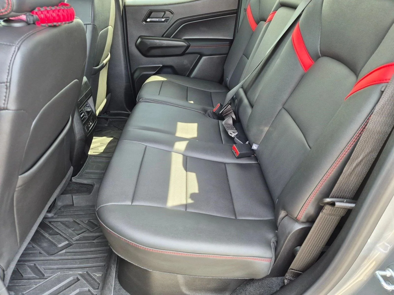 Used 2023 Sterling Gray Metallic Chevrolet 4WD Z71 image 17