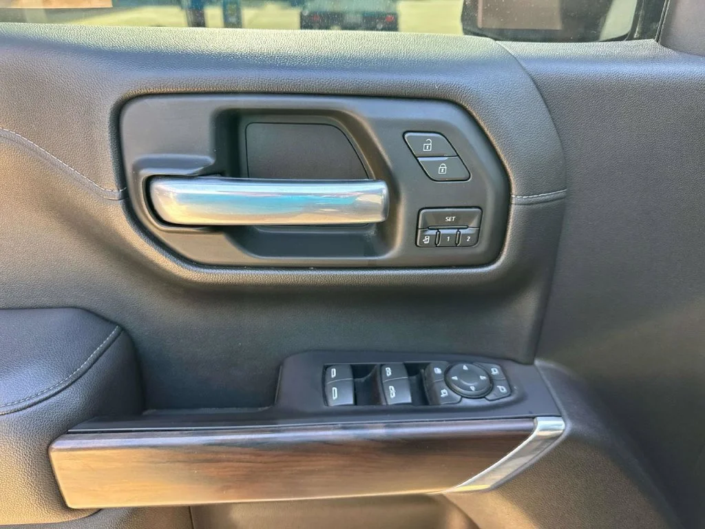 Used 2019 Black GMC SLT image 43