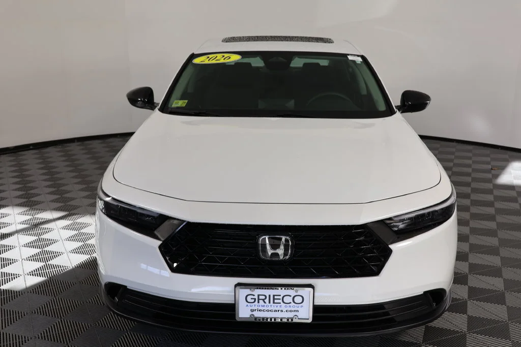 Used 2026 Platinum White Pearl Honda SE image 3