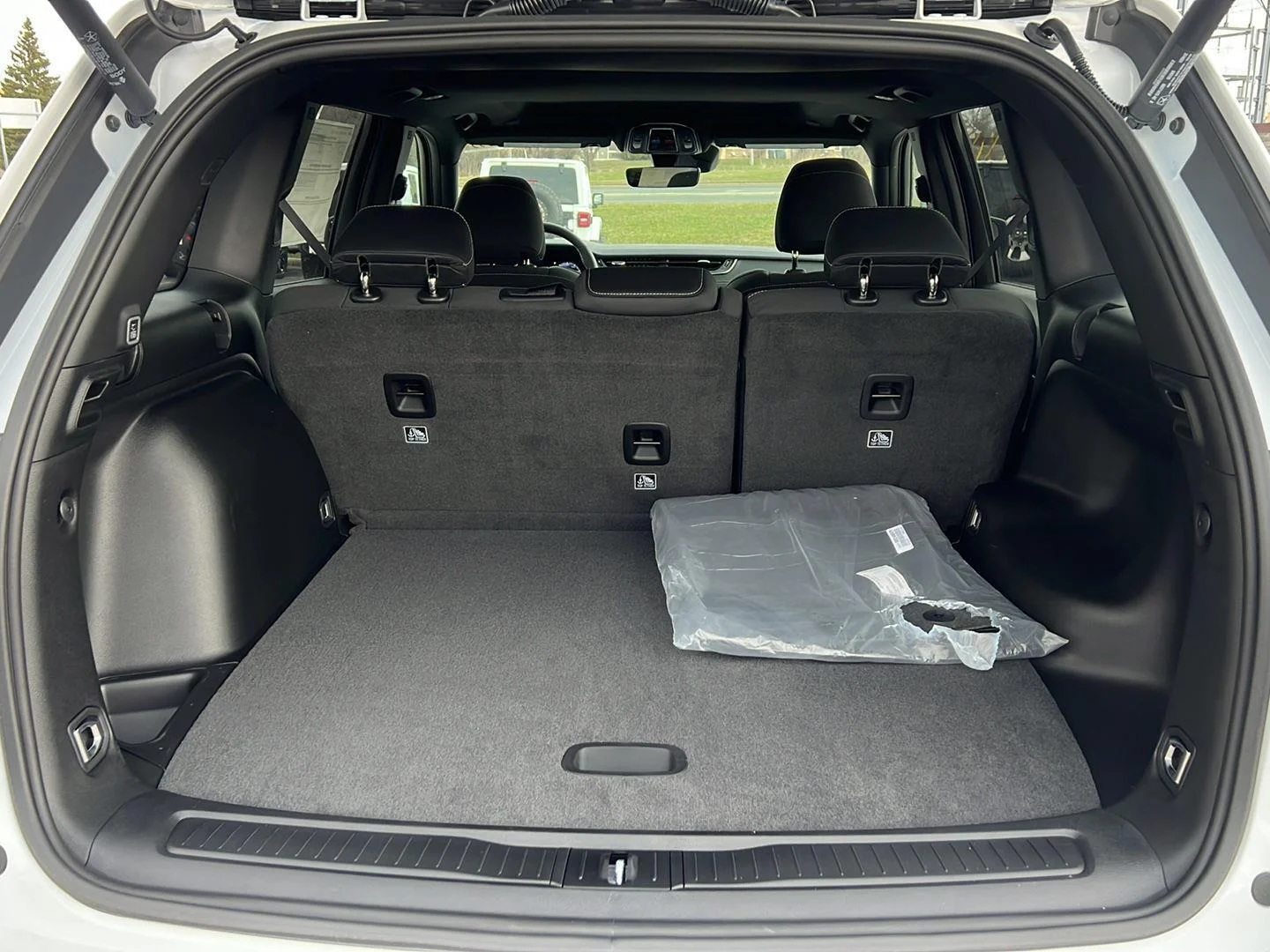 New 2026 Bright White Clearcoat Jeep Laredo X image 21