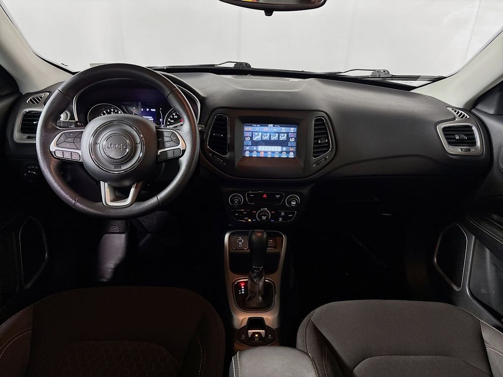 Used 2019 Olive Green Jeep Sport image 12