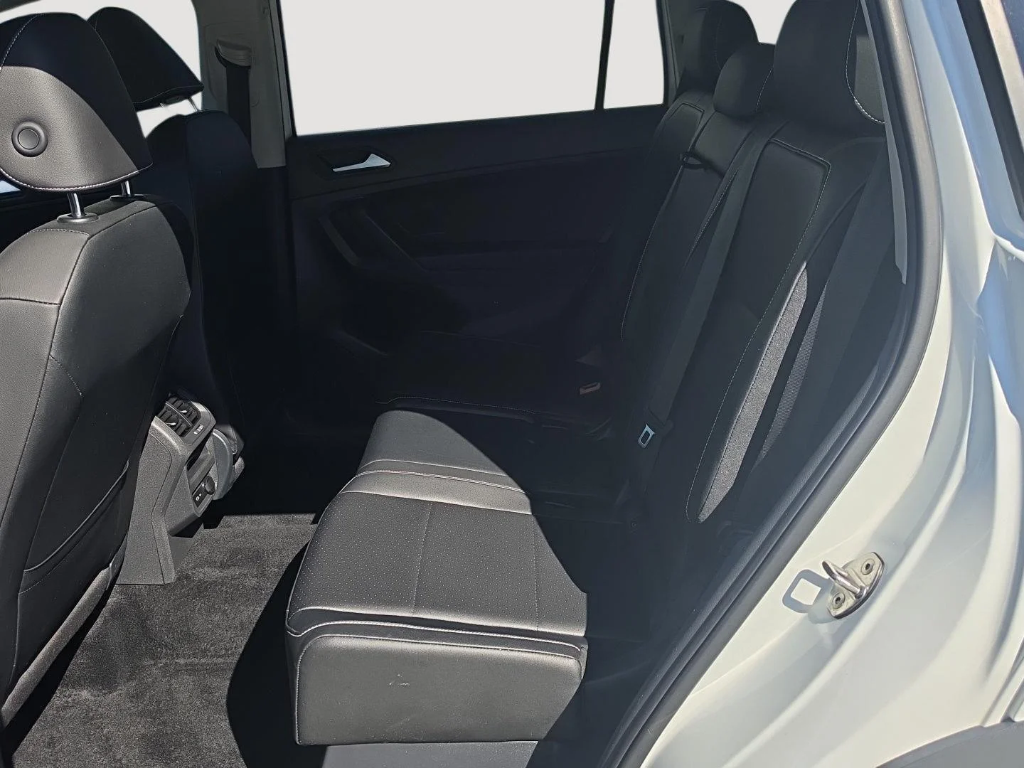 Used 2021  Volkswagen SEL image 6