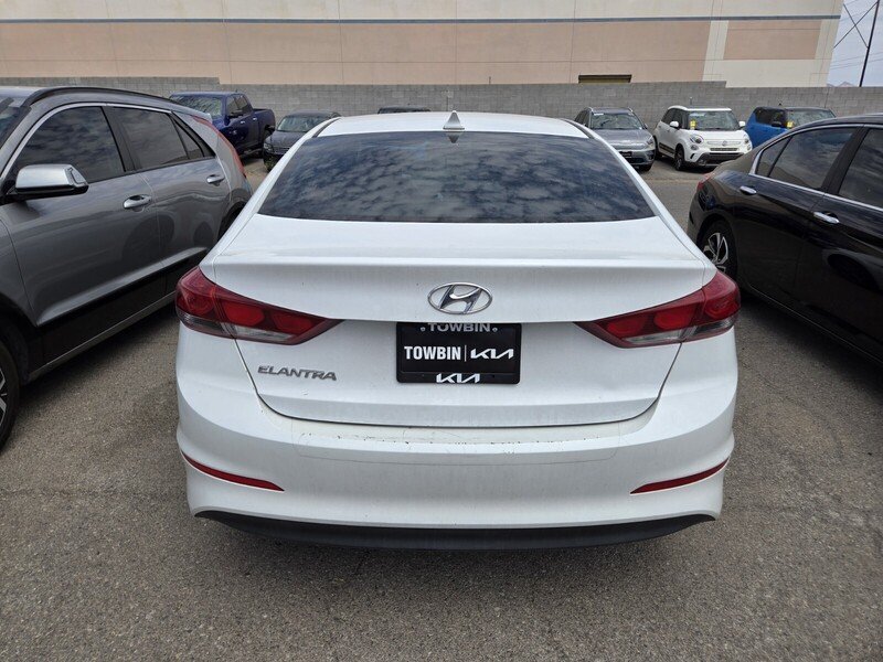 Used 2018 White Hyundai SEL image 3