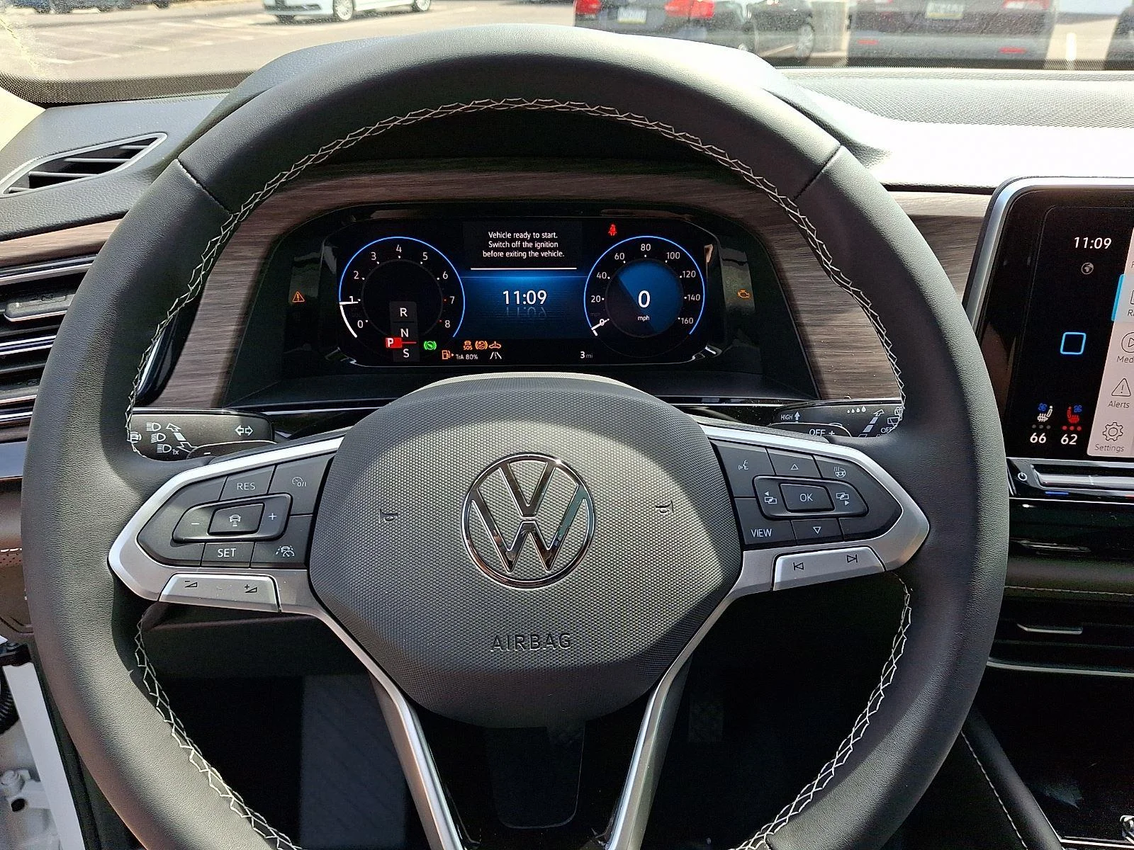 New 2026 0P0P/OPALWHTPRL Volkswagen 2.0T SEL image 18