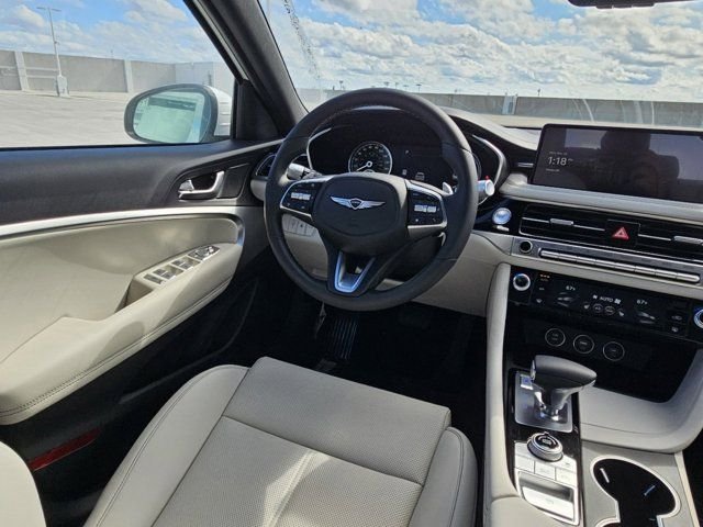 2025 GENESIS G70 Standard - Photo 10