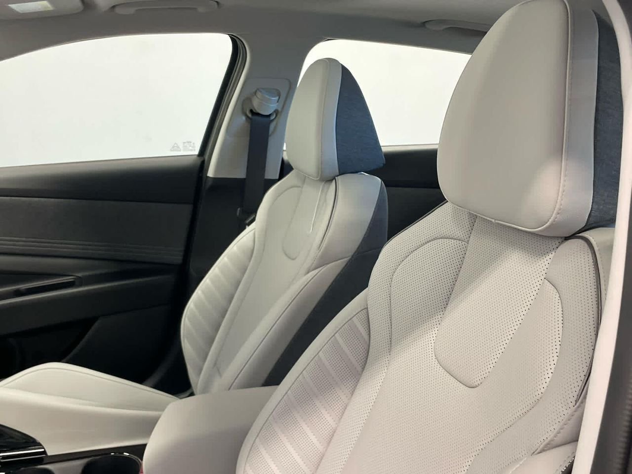 New 2026 Abyss Black Hyundai Limited image 25