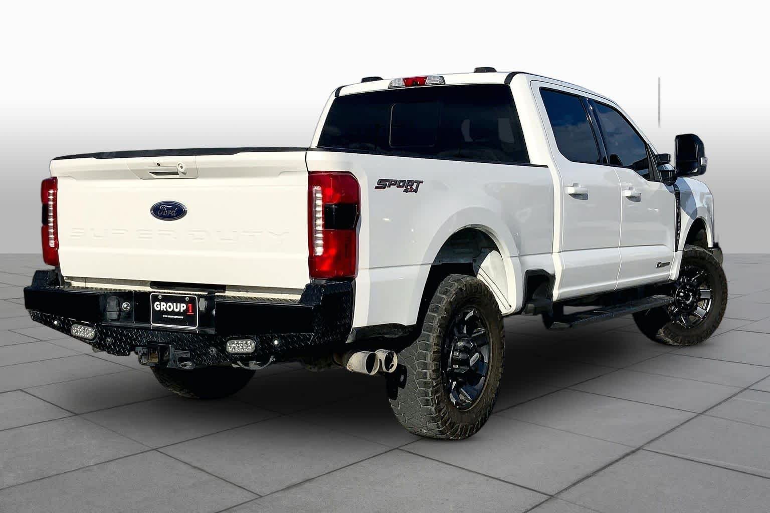 Used 2024 Star White Metallic Tri-Coat Ford F-250 Pickup LARIAT image 13
