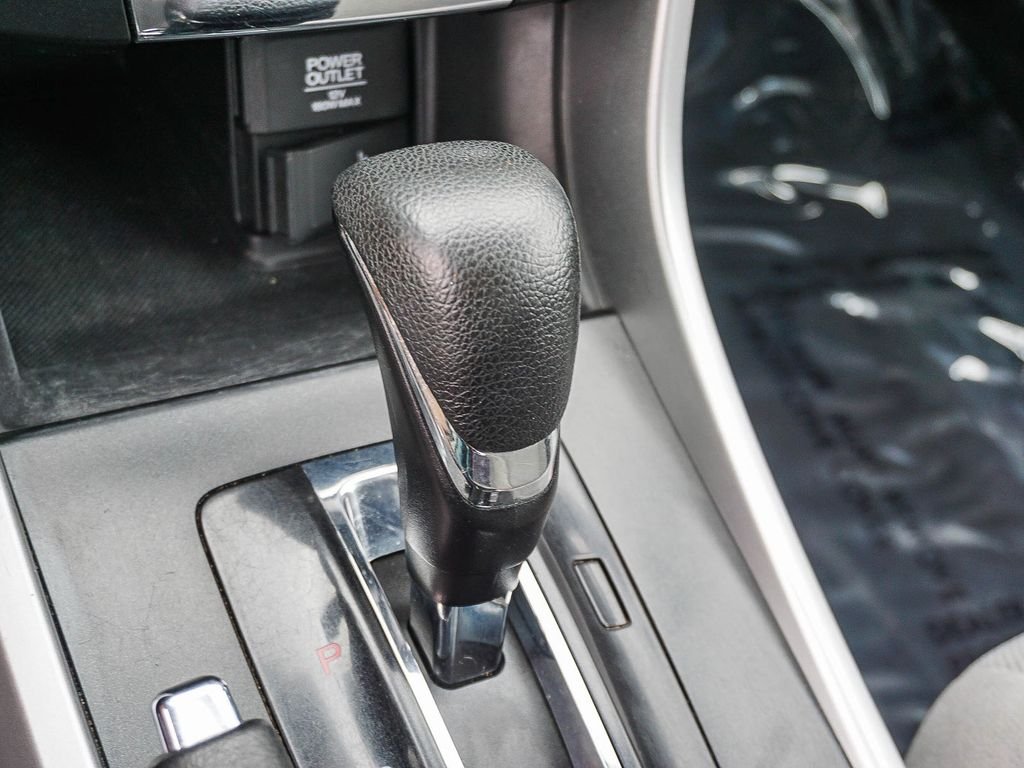 Used 2013  Honda LX image 22