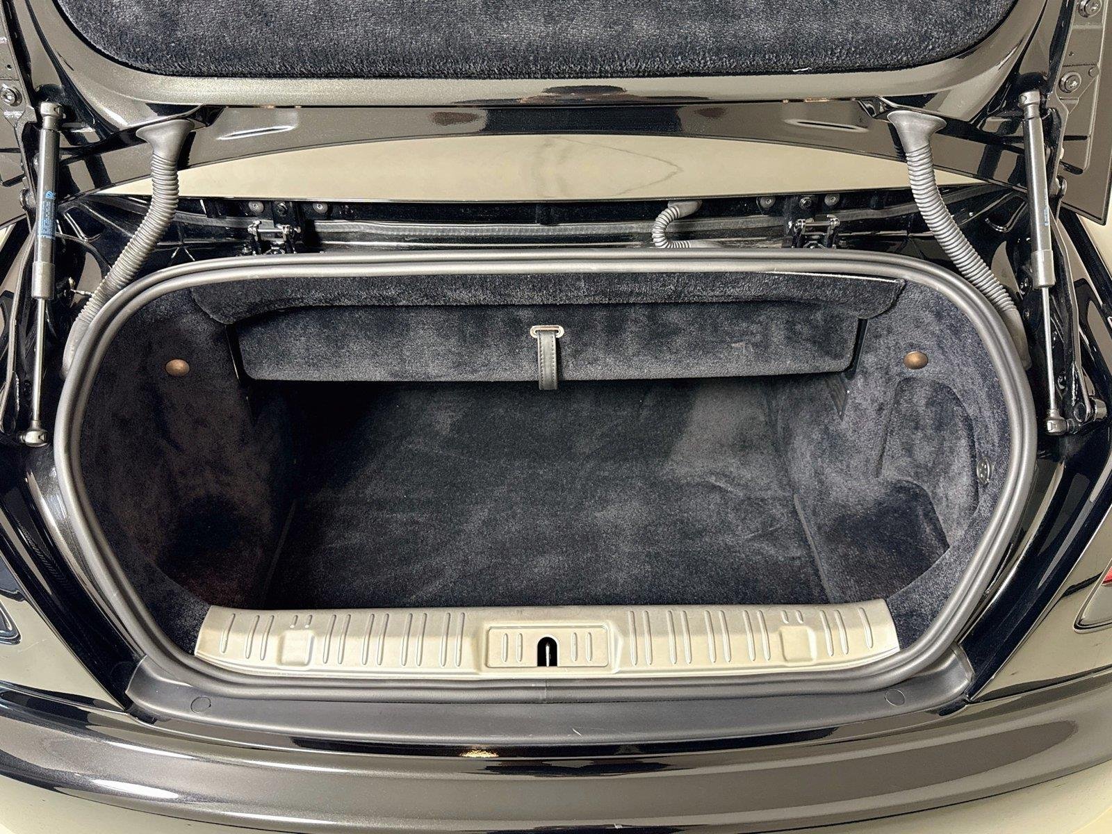 Used 2018 Obsidian Rolls-Royce  image 23