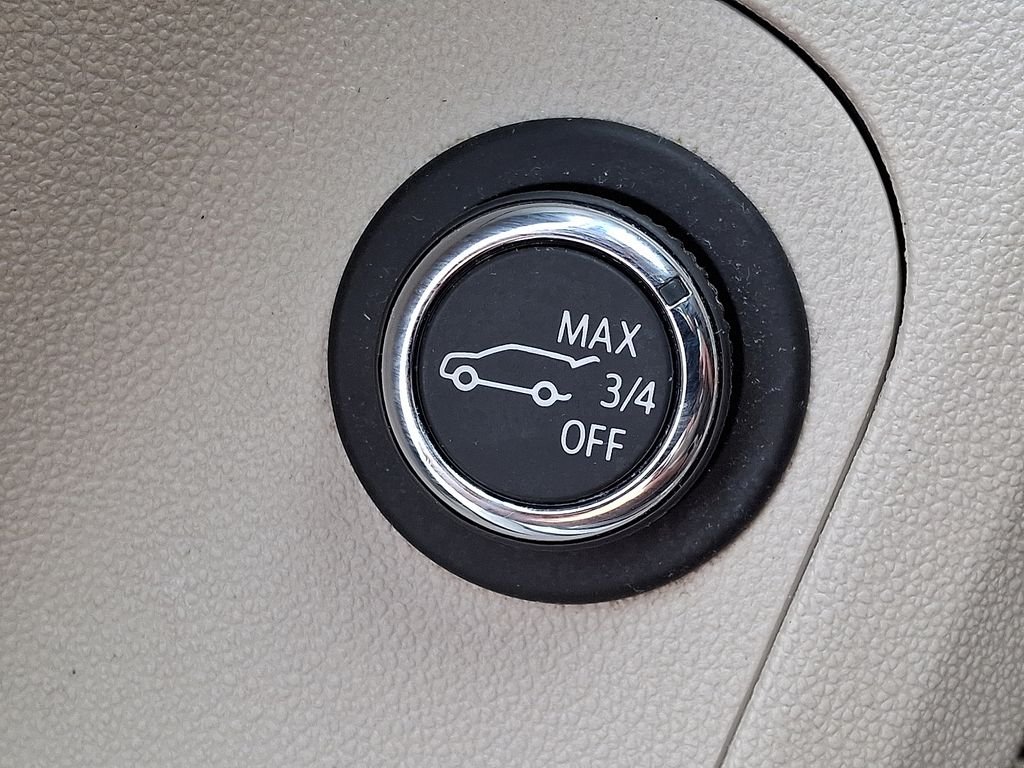 Used 2019 White GMC Denali image 26