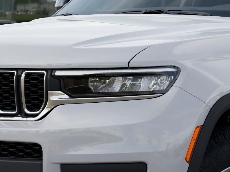 New 2026 Bright White Clear-Coat Exterior Paint Jeep Laredo X image 40