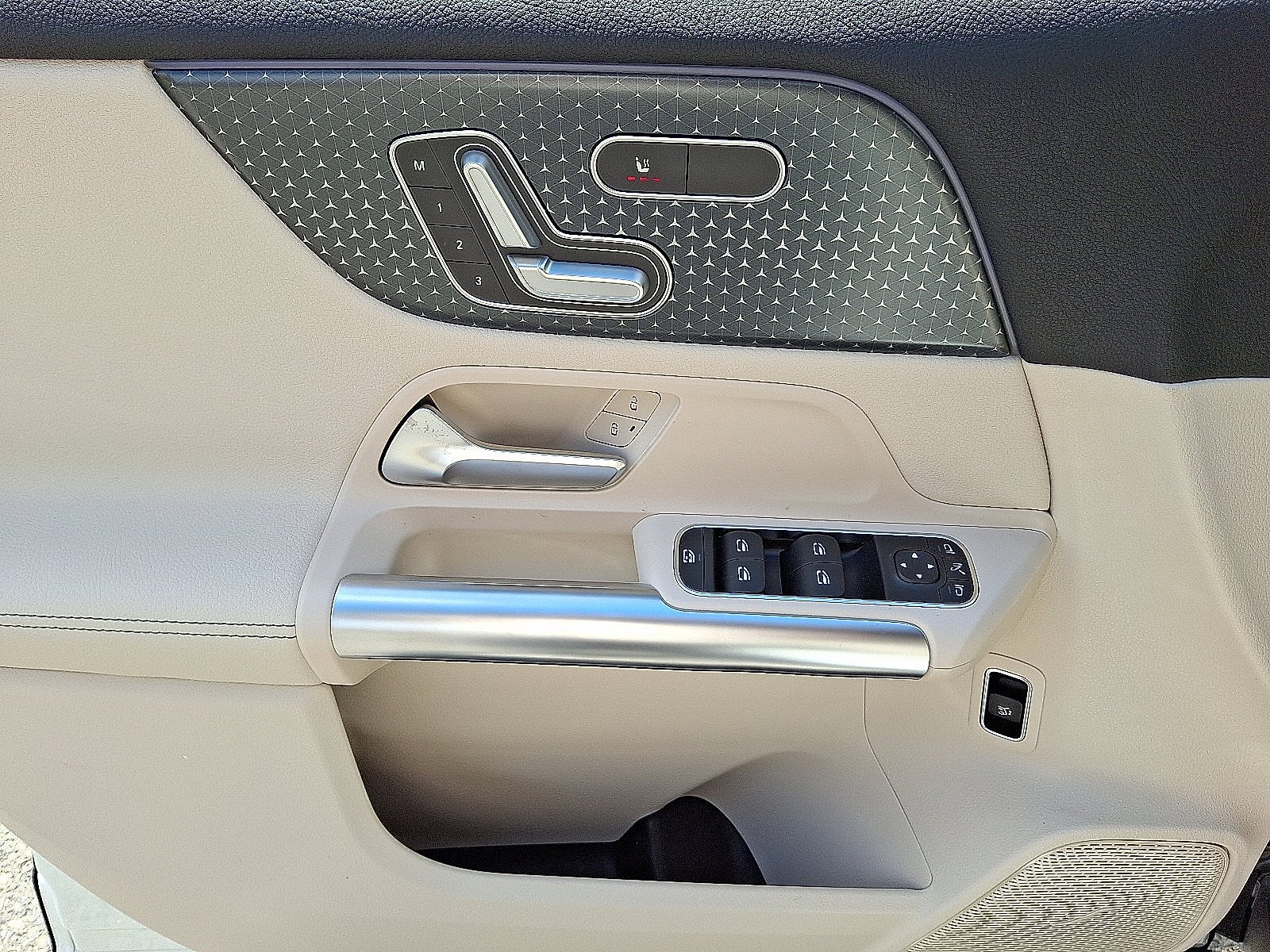 Certified Used 2026 Polar White Mercedes-Benz GLA 250 image 7
