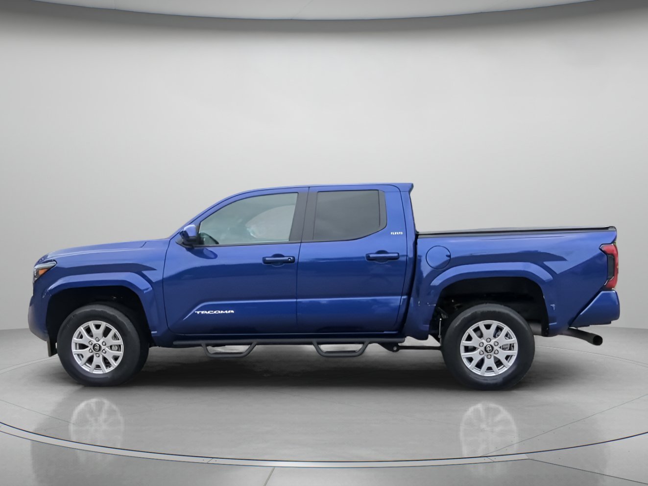 Used 2025 Blue Crush Metallic Toyota SR5 Crew Cab Pickup image 17