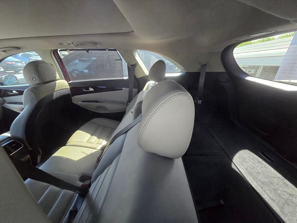 Used 2018 Red Kia EX image 5