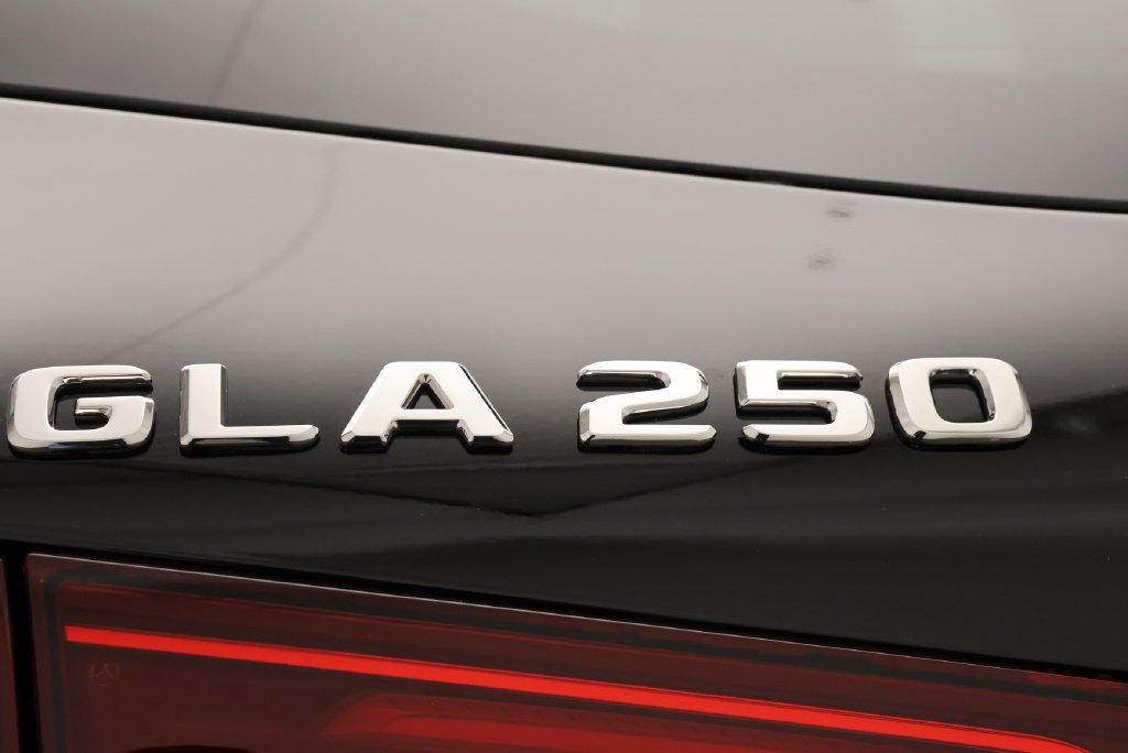 New 2026 Night Black Mercedes-Benz GLA 250 image 9