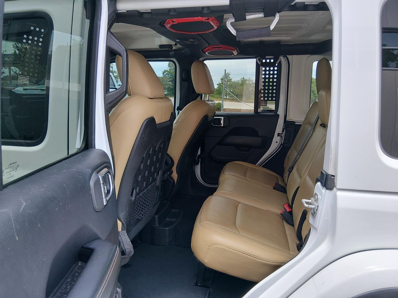 Used 2018 Bright White Clear Coat Jeep Rubicon image 14