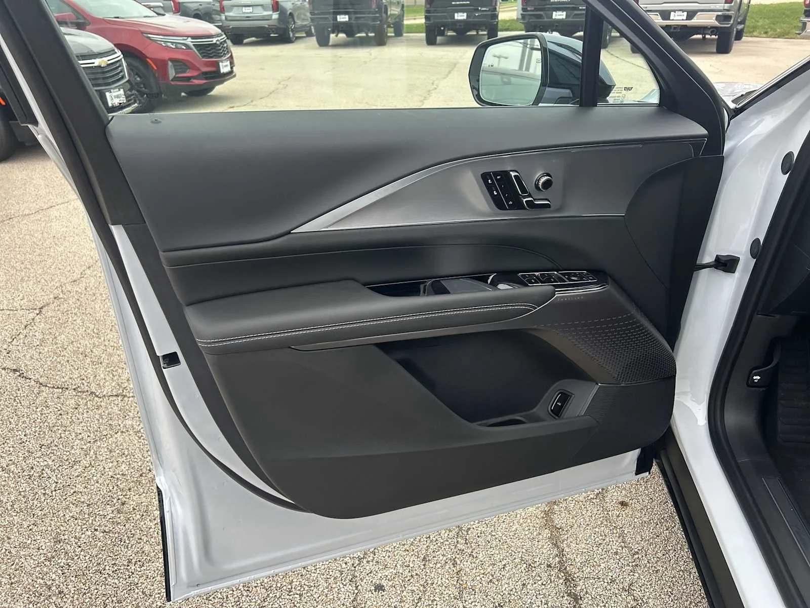 2027 Cadillac LYRIQ Sport - Photo 21