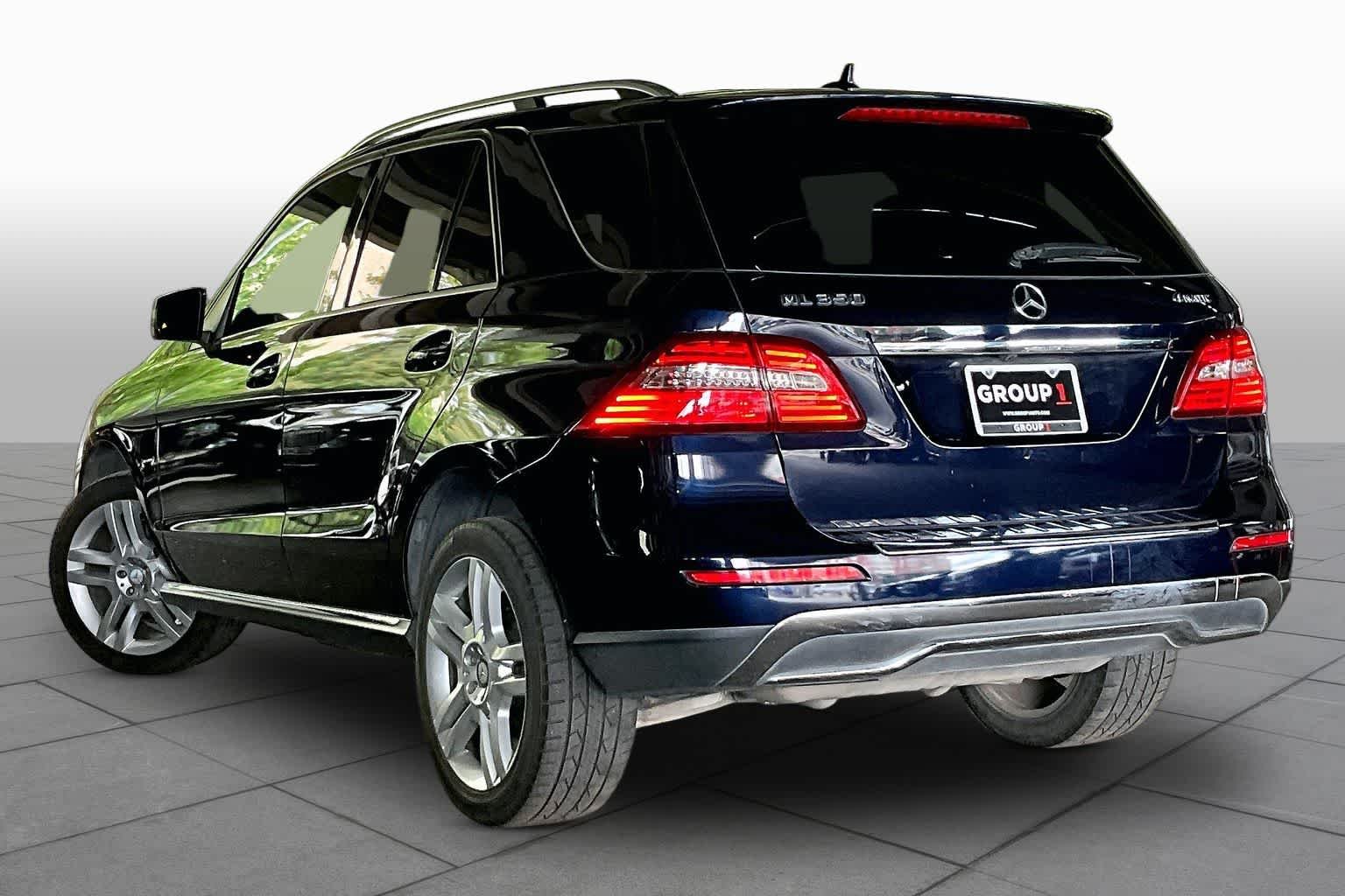 Used 2014 Lunar Blue Metallic Mercedes-Benz ML 350 image 11