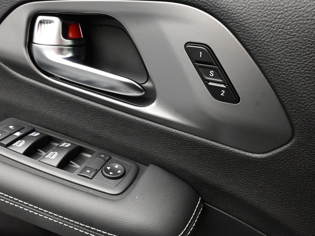 2026 Chrysler Pacifica Select - Photo 24
