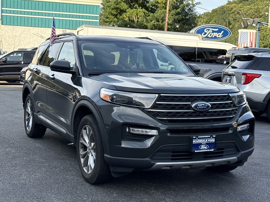 Used 2022 Green Ford XLT image 1