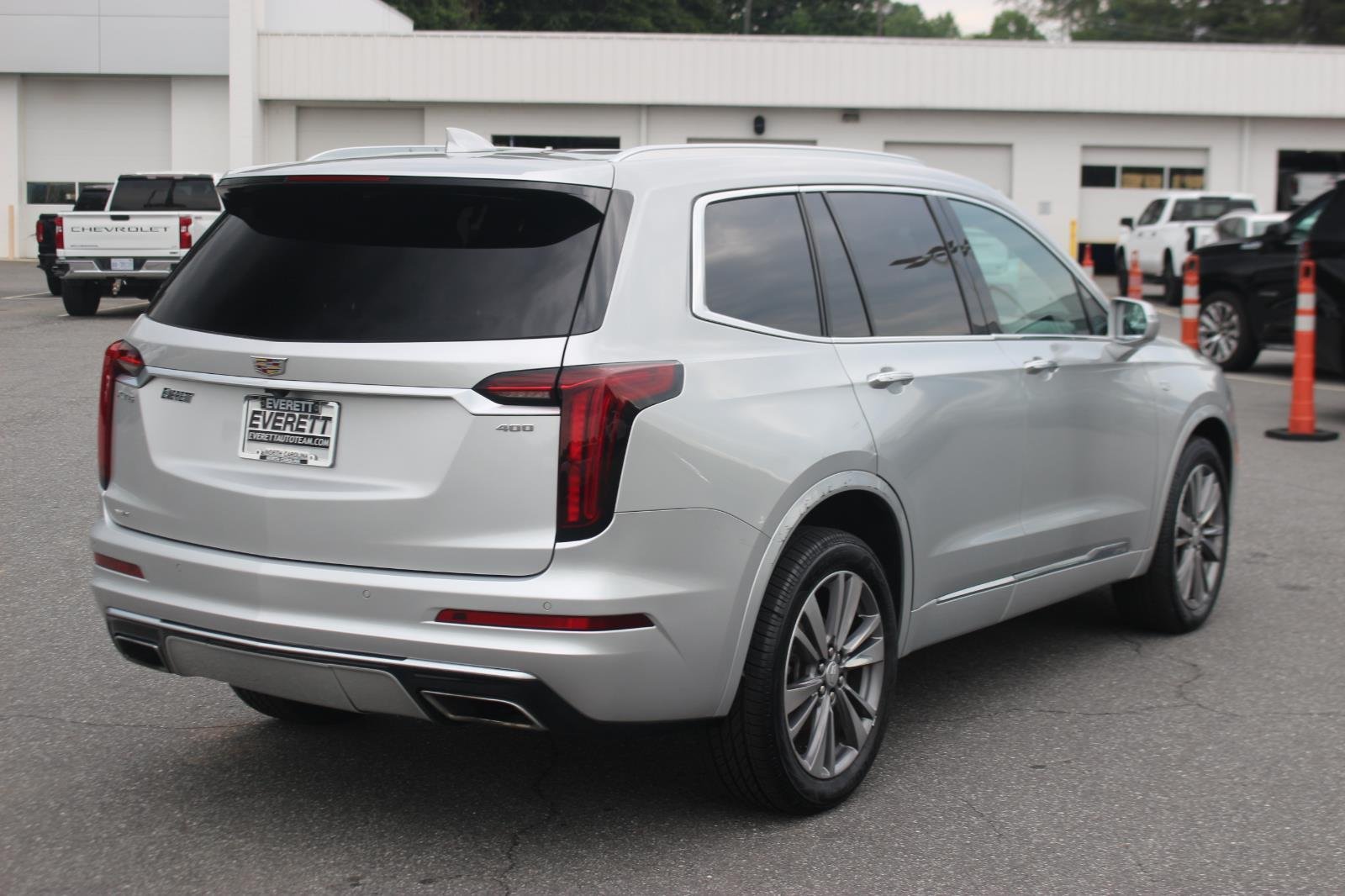 Used 2020 RADIANT SILVER METALLIC Cadillac AWD Premium Luxury image 7