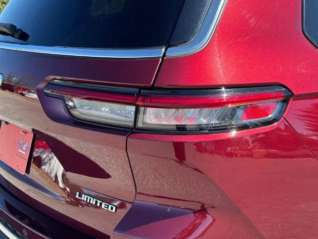 Used 2023 Red Jeep Limited image 13