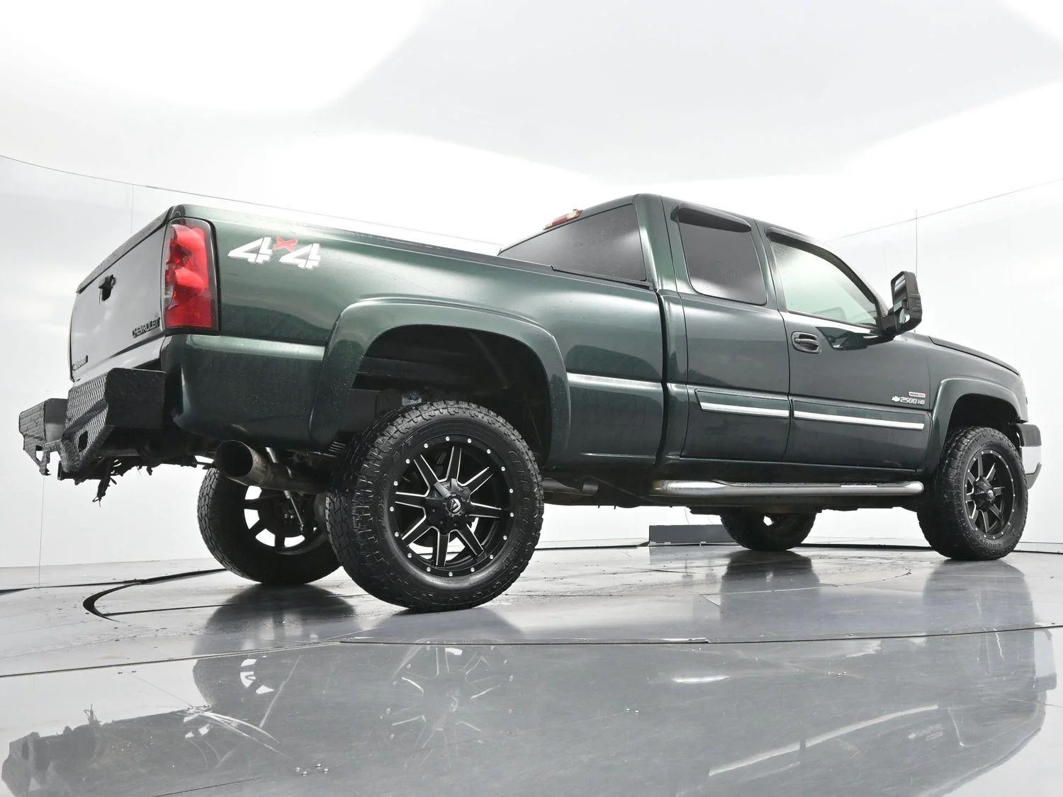 Used 2005 Dark Green Metallic Chevrolet LS image 40