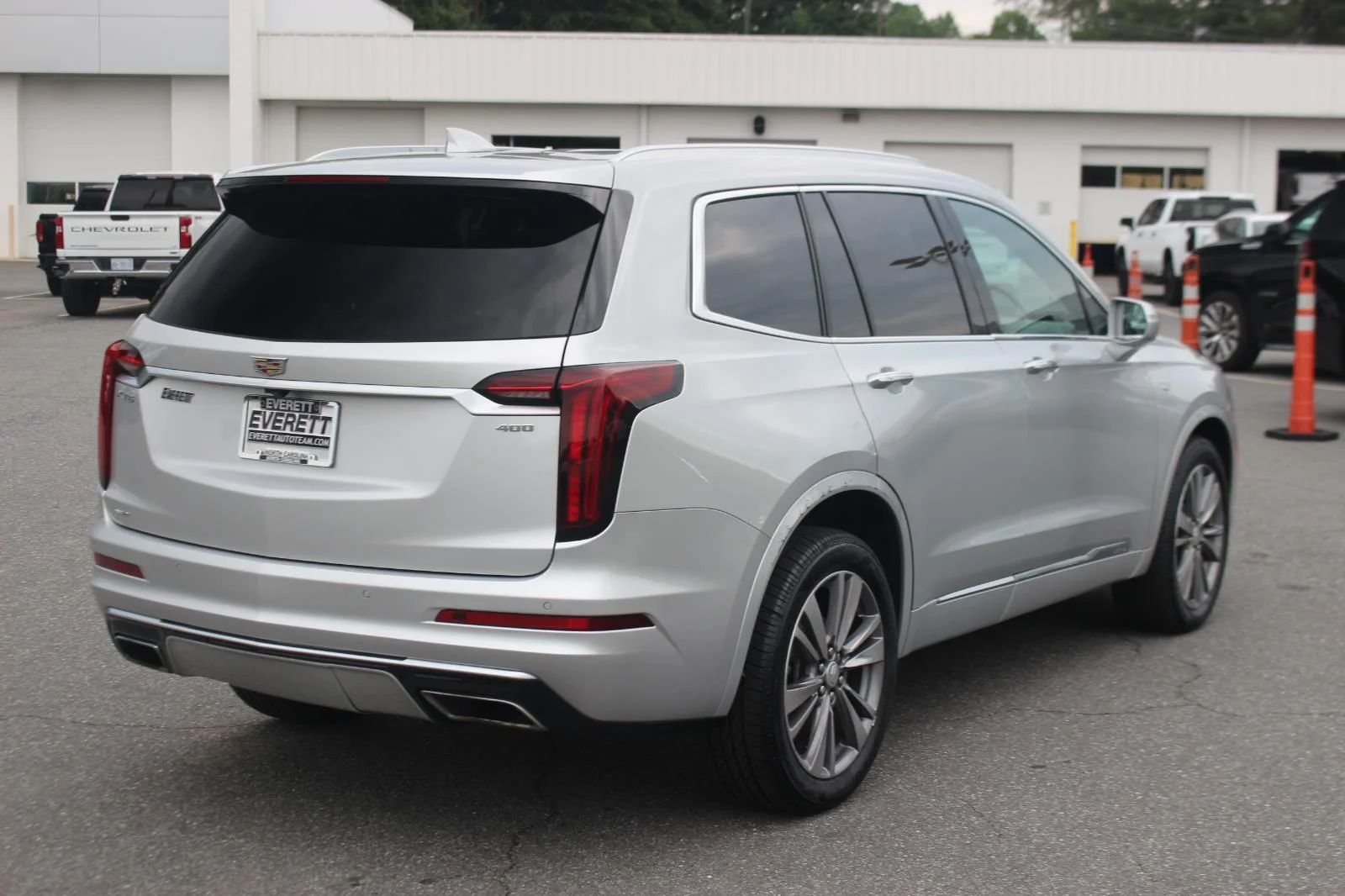 Used 2020 RADIANT SILVER METALLIC Cadillac AWD Premium Luxury image 7