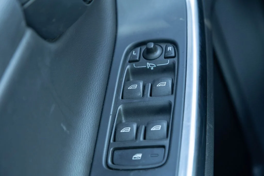 Used 2015 Blue Volvo T5 Premier image 25