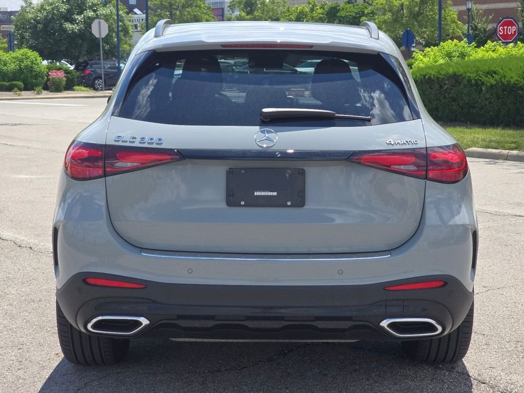 Used 2026 Alpine Grey Mercedes-Benz GLC 300 image 17