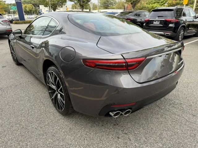New 2026 Grigio Maratea Metallic Maserati  image 5